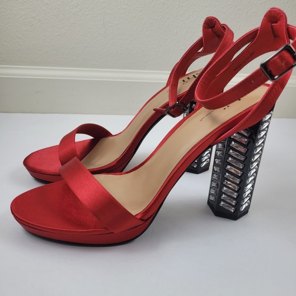 New SHI by Journeys Dazzled Heel Red Size 8.5M